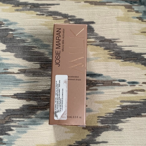 Josie Maran Micro Milk Activator - Picture 3 of 7